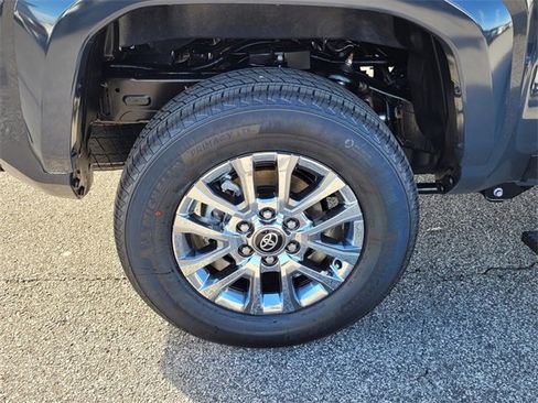 Used 2024 Toyota Tacoma Limited image 11