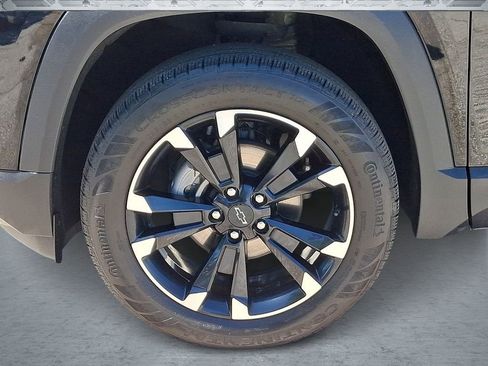 Certified 2025 Chevrolet Equinox RS FWD image 10