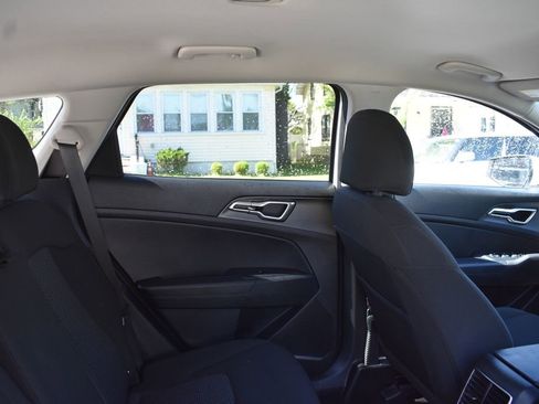 Used 2025 Kia Sportage LX FWD image 27