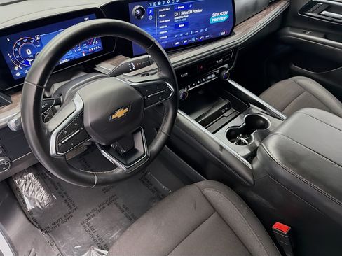 Used 2025 Chevrolet Tahoe LS RWD image 7