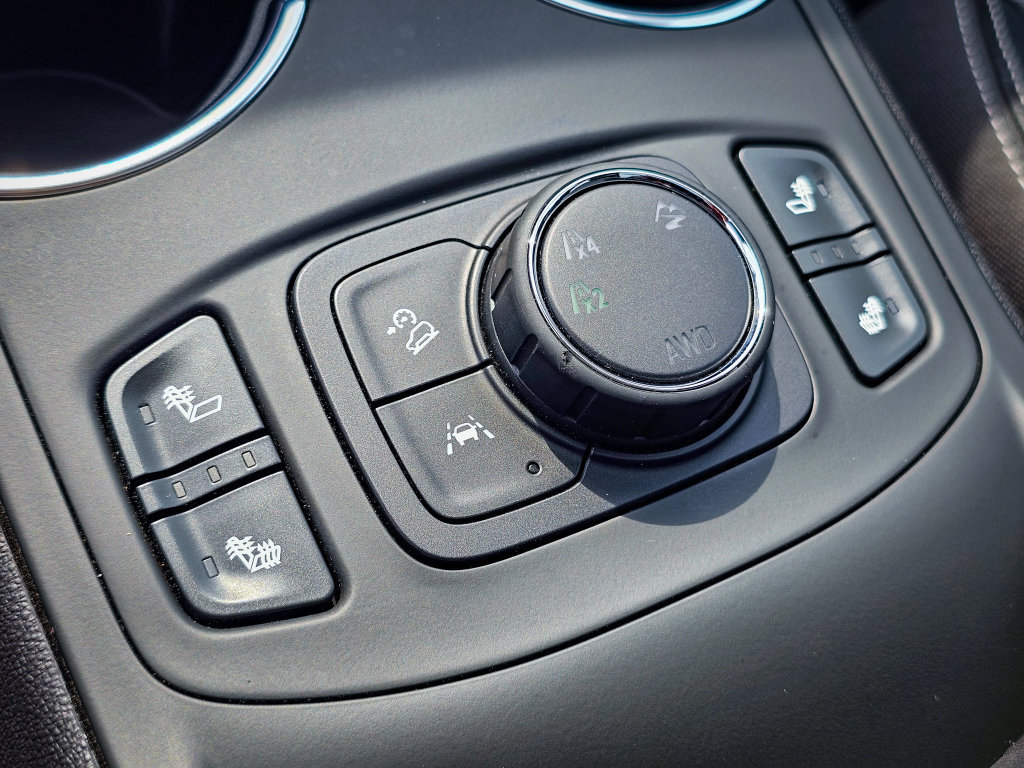 Used 2022 GMC Terrain SLT w/ Infotainment Package II AWD/4WD image 29