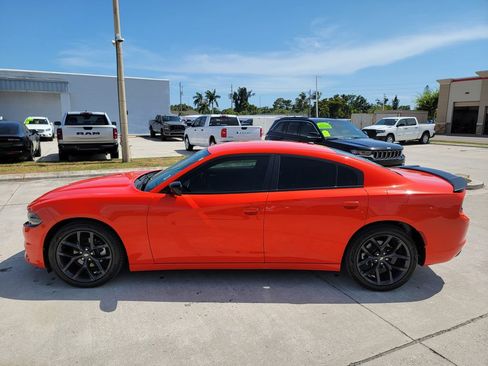 Used 2021 Dodge Charger SXT w/ Blacktop Package RWD image 2