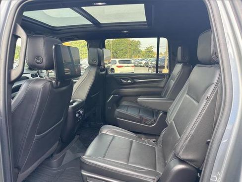 Used 2022 GMC Yukon XL Denali w/ Denali Ultimate Package image 15