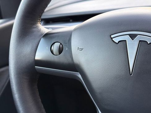 Used 2023 Tesla Model Y Long Range AWD/4WD image 19