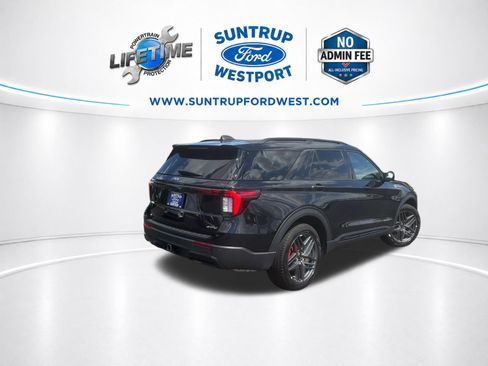 Used 2025 Ford Explorer ST-Line w/ ST-Line Street Pack AWD/4WD image 3