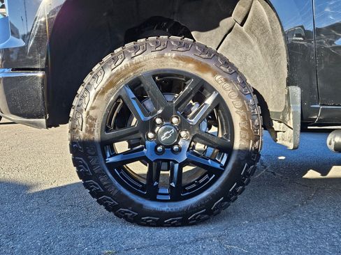 Used 2023 Chevrolet Silverado 1500 Custom Trail Boss w/ LPO, Dark Essentials Package AWD/4WD image 13