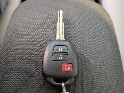 Used 2023 Toyota Corolla Cross L image 30