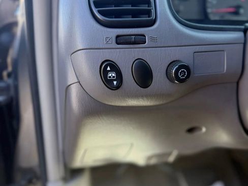 Used 2004 Toyota Sequoia SR5 image 5