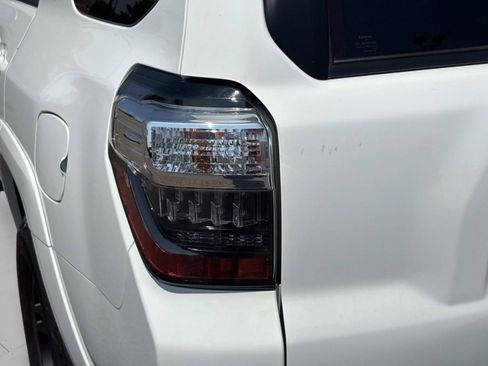 Used 2021 Toyota 4Runner SR5 Premium w/ Moonroof Package AWD/4WD image 11