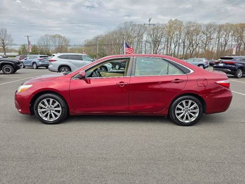 Used 2016 Toyota Camry XLE w/ Moonroof Package image 4