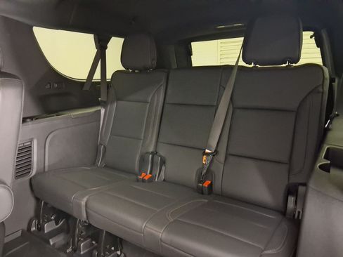 Used 2025 Chevrolet Suburban High Country AWD/4WD image 34