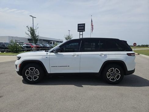 Used 2022 Jeep Grand Cherokee Trailhawk AWD/4WD image 4
