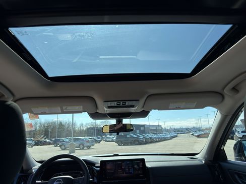 New 2026 Nissan Pathfinder SV image 29