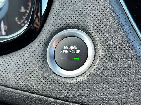 Used 2025 Cadillac XT5 Premium Luxury image 34