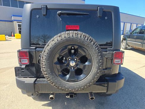 Used 2015 Jeep Wrangler Sahara w/ Dual Top Group image 12