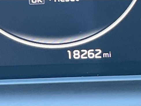 Used 2024 Kia Seltos EX image 12