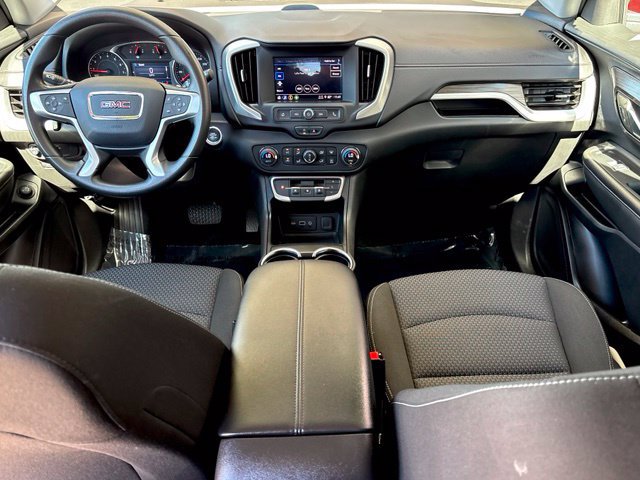 Used 2024 GMC Terrain SLE w/ Driver Convenience Package FWD image 25
