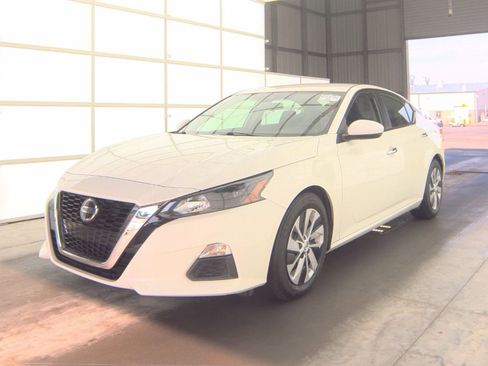 Used 2022 Nissan Altima 2.5 S FWD image 1