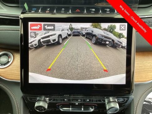 Used 2023 Jeep Grand Cherokee Summit AWD/4WD image 14