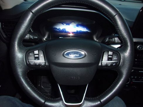 Used 2020 Ford Escape SE Sport image 18