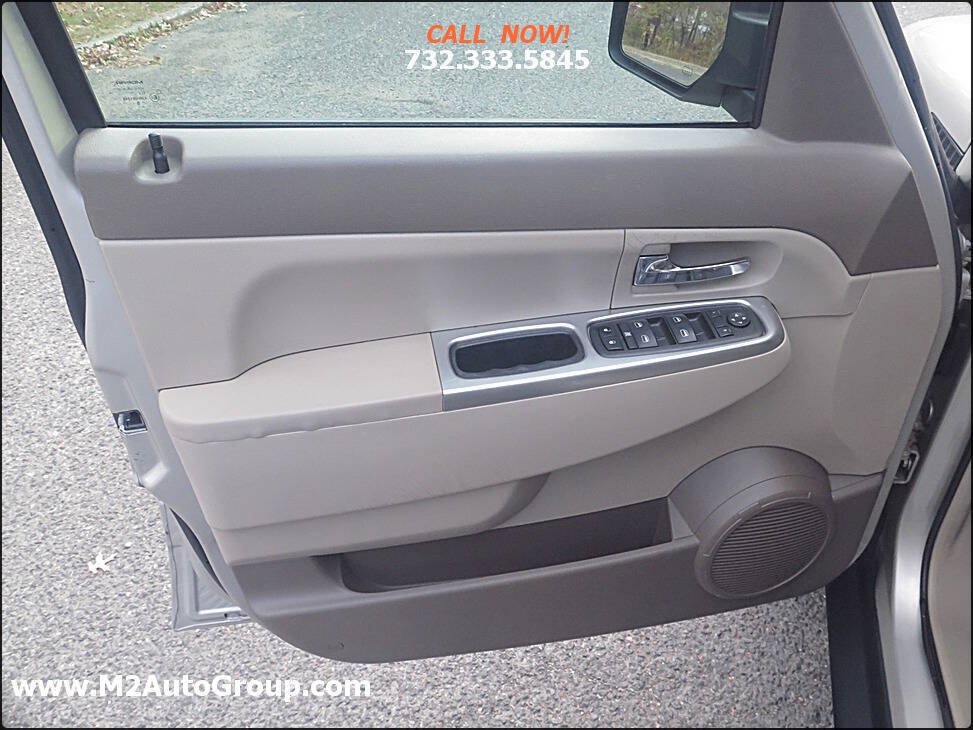Used 2008 Jeep Liberty Limited w/ Premium Group AWD/4WD image 21