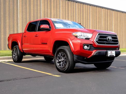 Used 2023 Toyota Tacoma SR5 w/ Black Out Package (TMS) AWD/4WD image 2