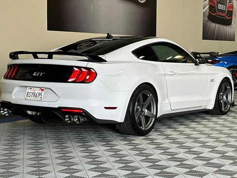 Used 2020 Ford Mustang GT RWD image 4