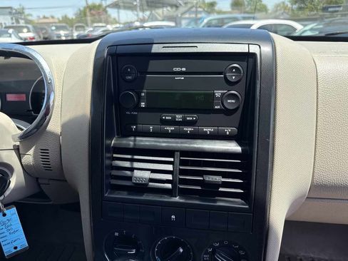 Used 2006 Ford Explorer XLT RWD image 22