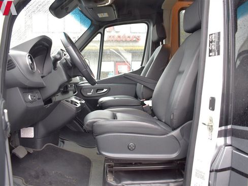 Used 2019 Mercedes-Benz Sprinter 170 image 16