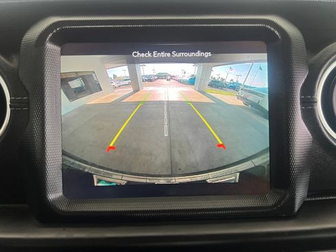 Used 2022 Jeep Wrangler Unlimited Sahara AWD/4WD image 67