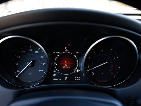 Used 2017 Jaguar XE Premium image 29