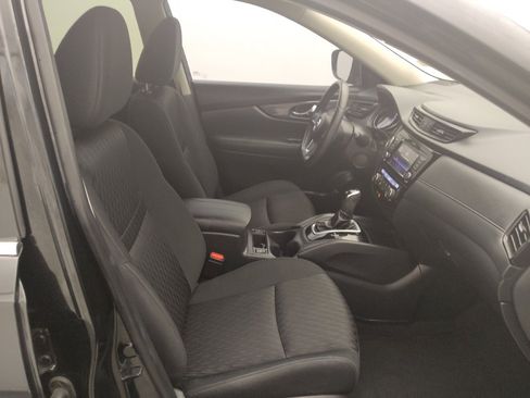Used 2018 Nissan Rogue SV FWD image 21