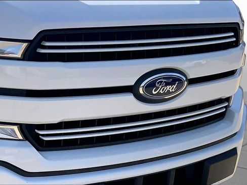 Used 2018 Ford F150 Lariat w/ Equipment Group 502A Luxury AWD/4WD image 29