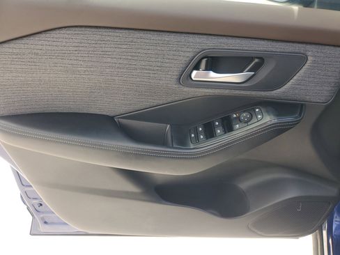 Used 2023 Nissan Rogue SV FWD image 18