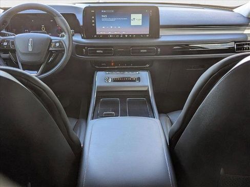 New 2025 Lincoln Aviator AWD w/ Equipment Group 101A image 15