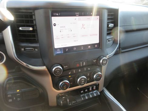 Used 2022 RAM 2500 Laramie AWD/4WD image 28