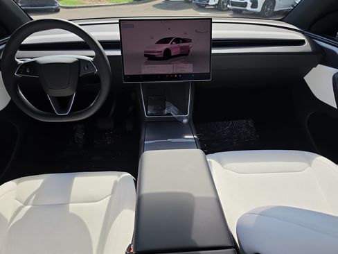 Used 2026 Tesla Model Y 2WD image 12