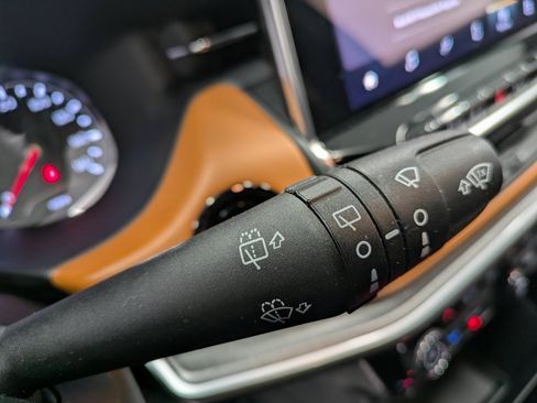 Used 2024 Jeep Compass Limited image 19