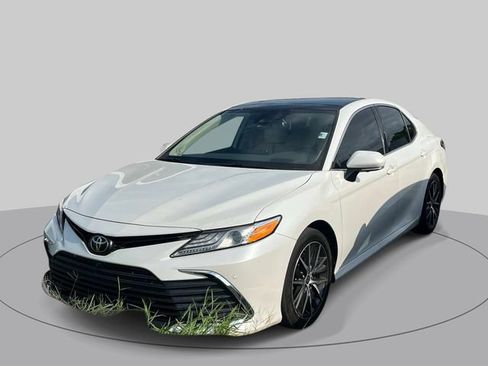 Used 2021 Toyota Camry XLE w/ Navigation Package AWD/4WD image 5