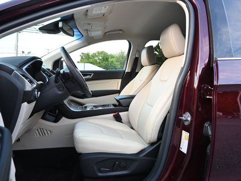 Used 2020 Ford Edge Titanium AWD/4WD image 20