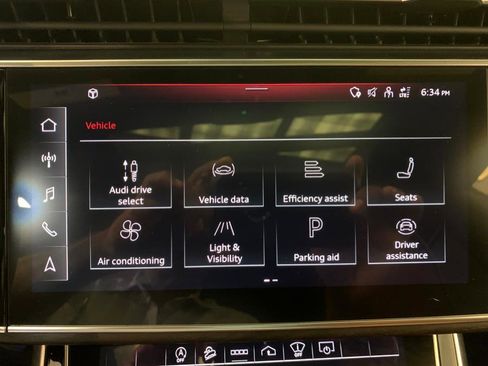 Used 2021 Audi Q8 Prestige w/ Prestige Package image 31