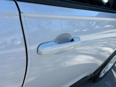 Used 2023 Honda Pilot LX image 30