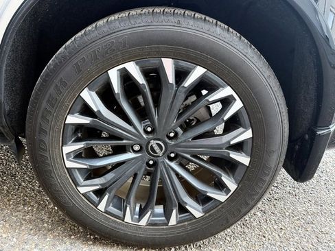 Certified 2024 Nissan Rogue Platinum w/ Platinum Premium Package image 30