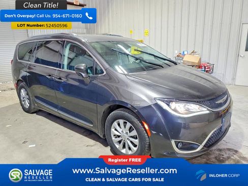 Used 2019 Chrysler Pacifica Touring-L FWD image 5