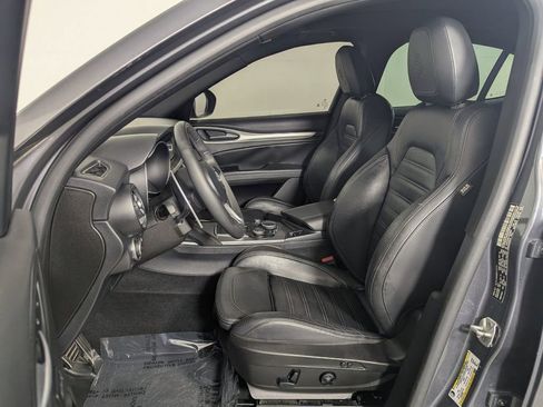 Used 2018 Alfa Romeo Stelvio Ti Sport AWD/4WD image 12