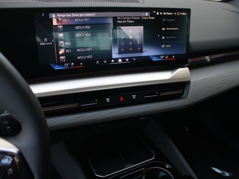 Used 2026 BMW 530i w/ Premium Package RWD image 18