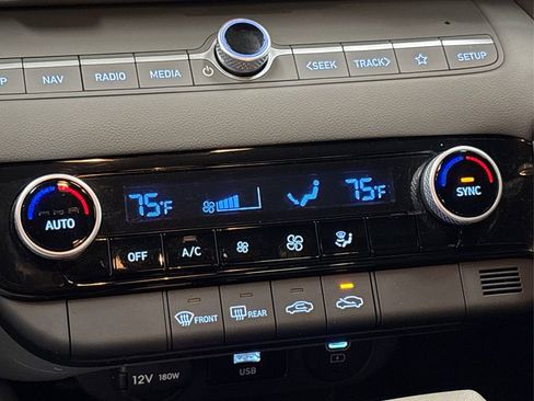 Used 2024 Hyundai Elantra SEL image 26