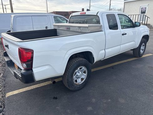 Used 2019 Toyota Tacoma SR AWD/4WD image 8