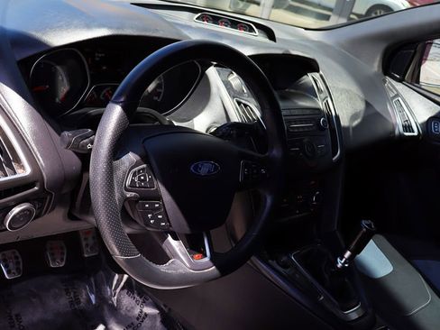 Used 2018 Ford Focus ST FWD image 38