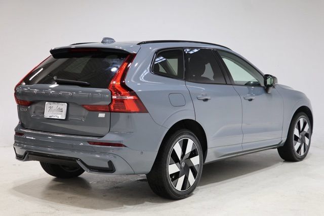 Used 2023 Volvo XC60 T8 Ultimate w/ Climate Package AWD/4WD image 8